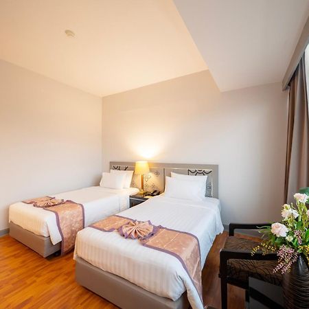 New Season Hotel Хатъяй Экстерьер фото