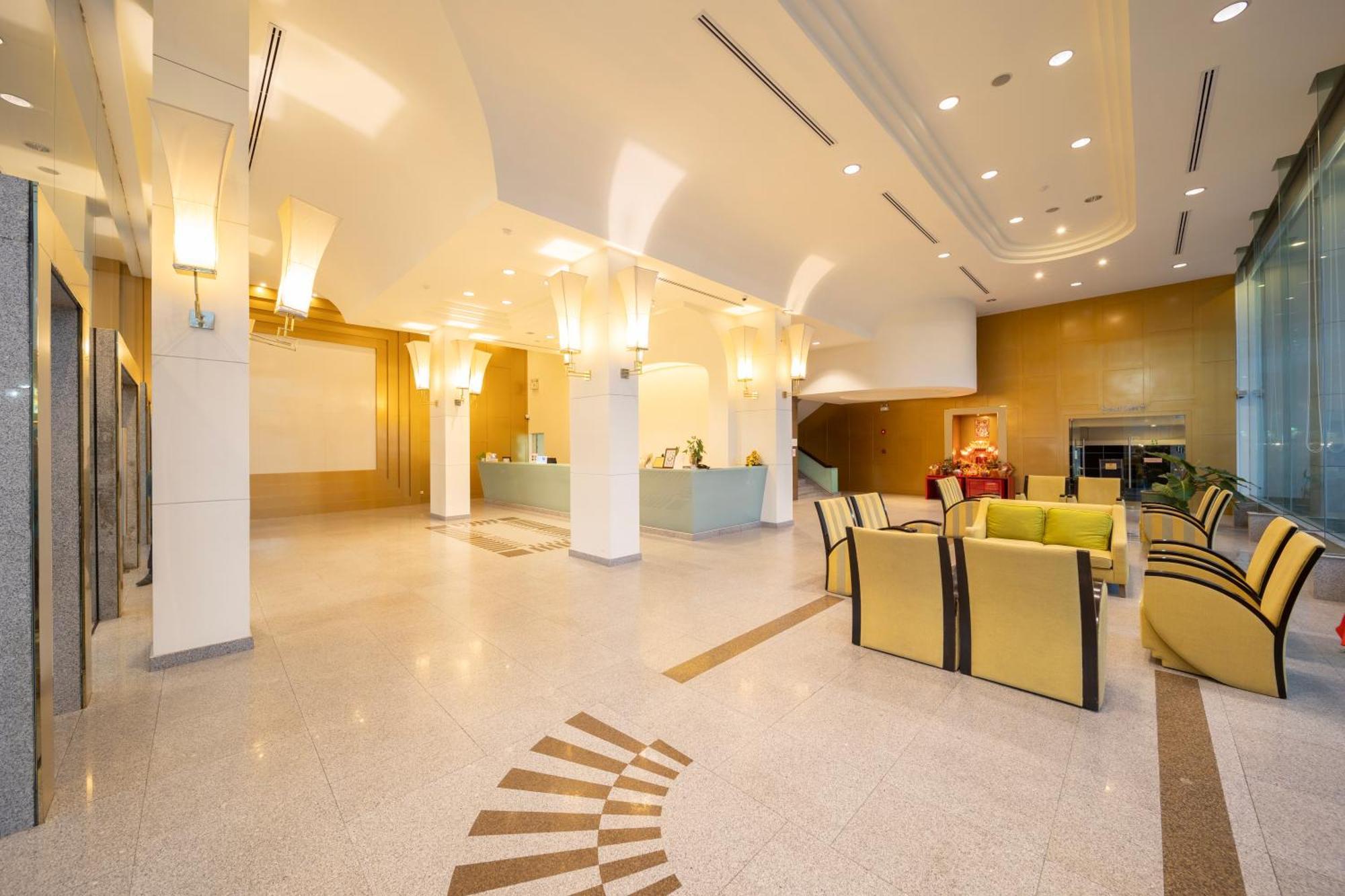 New Season Hotel Хатъяй Экстерьер фото