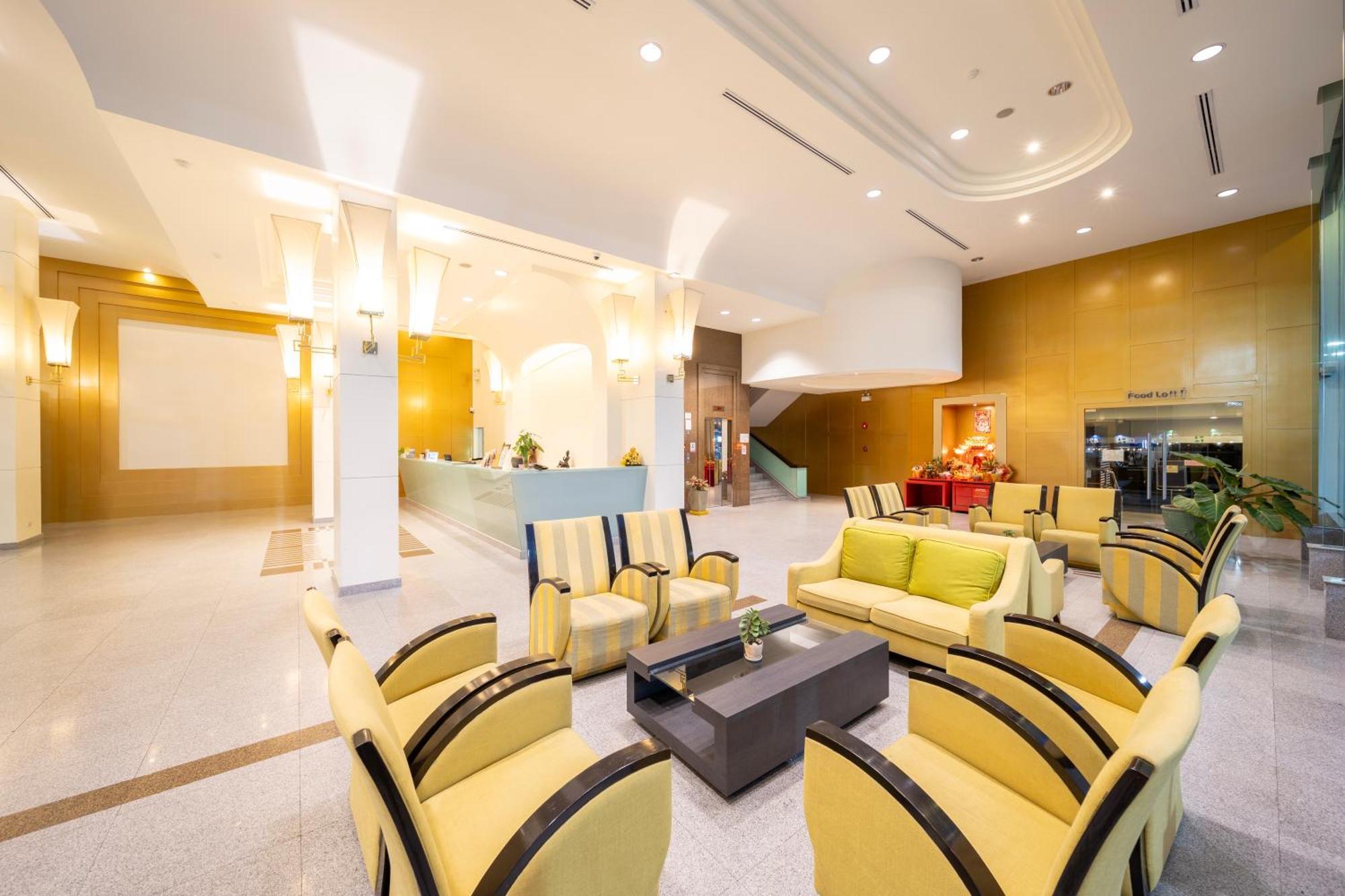 New Season Hotel Хатъяй Экстерьер фото