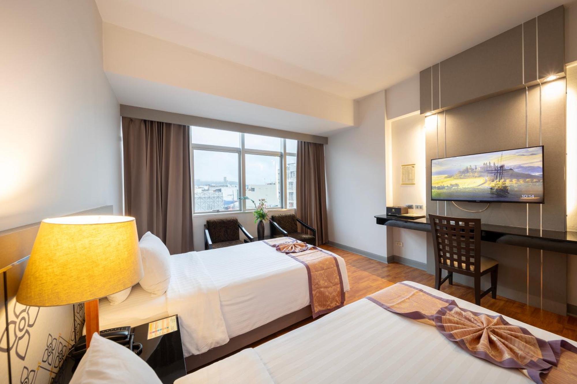 New Season Hotel Хатъяй Экстерьер фото