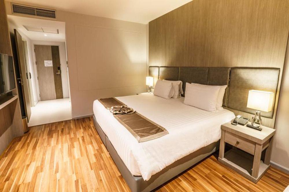 New Season Hotel Хатъяй Экстерьер фото